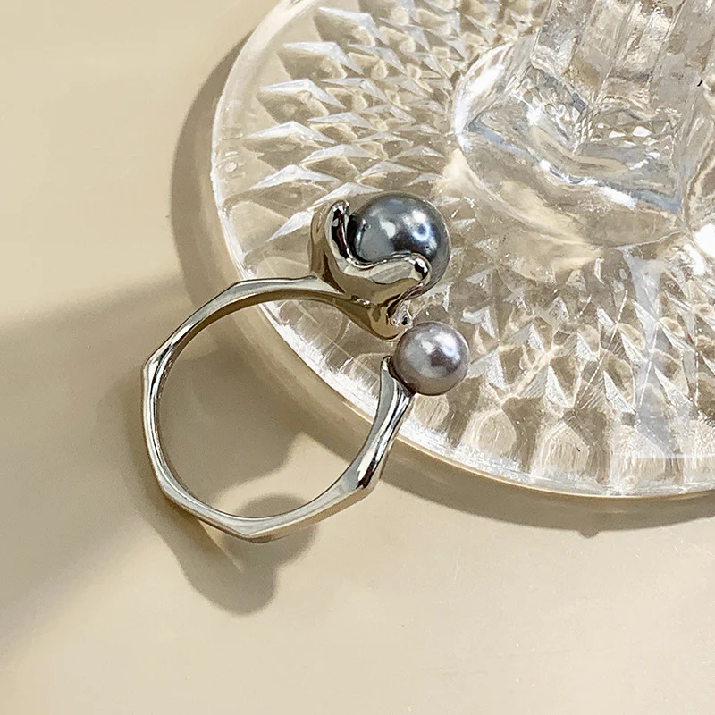 Personality Grey Pearl Ring