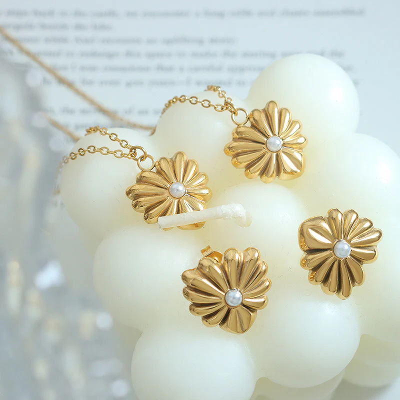 Personality Pearl Inlay Heart Necklace Earring Set