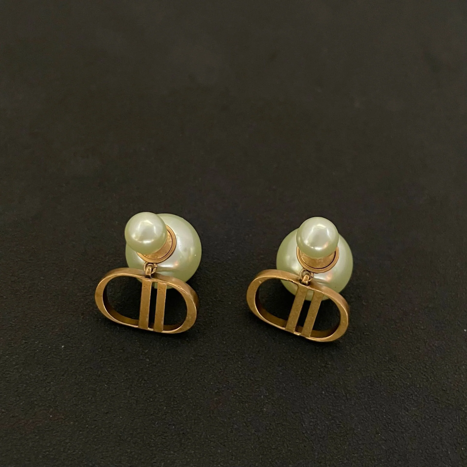CD Pearl Earrings | Best Replica Jewelry™