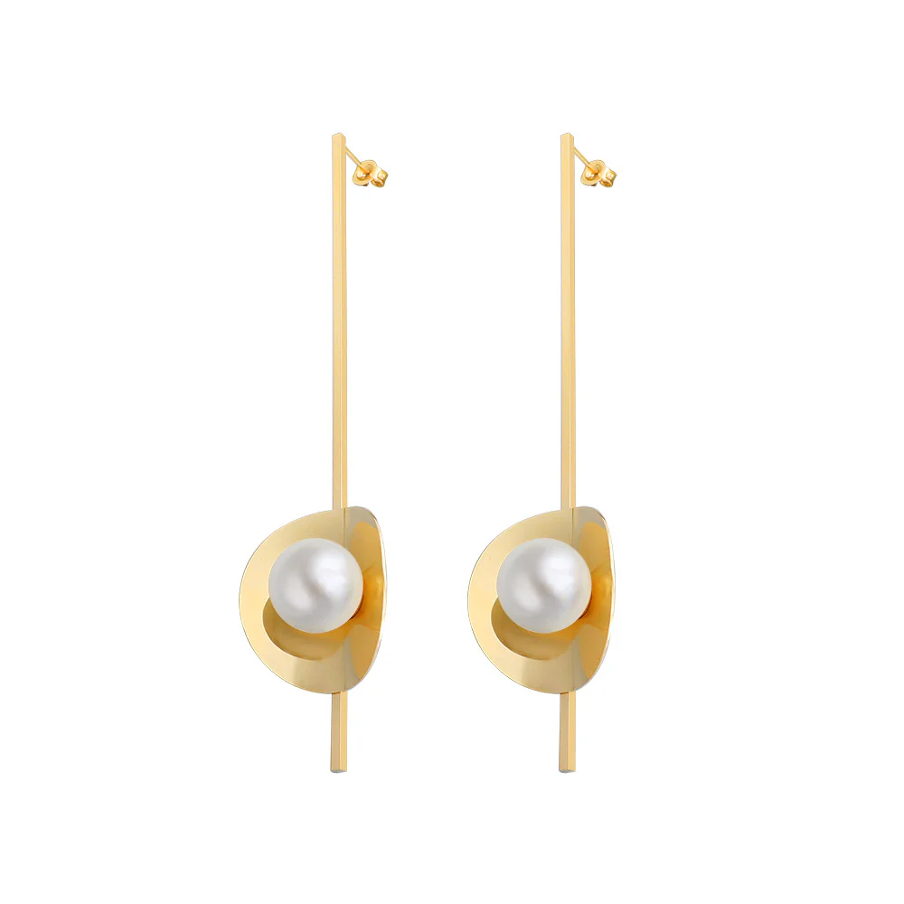 Exaggerated Long Drop Round Disc With Pearl Earring