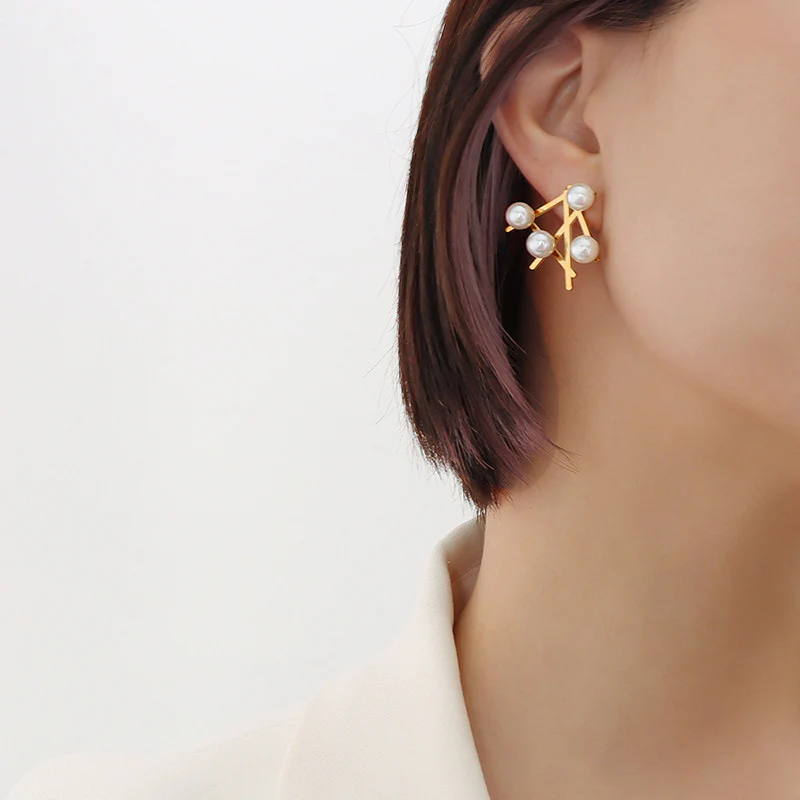 Irregular Fan Pearl Earrings