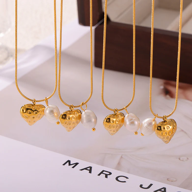 Lovely Pearl Charm Heart Pendant Necklace and Earring Set