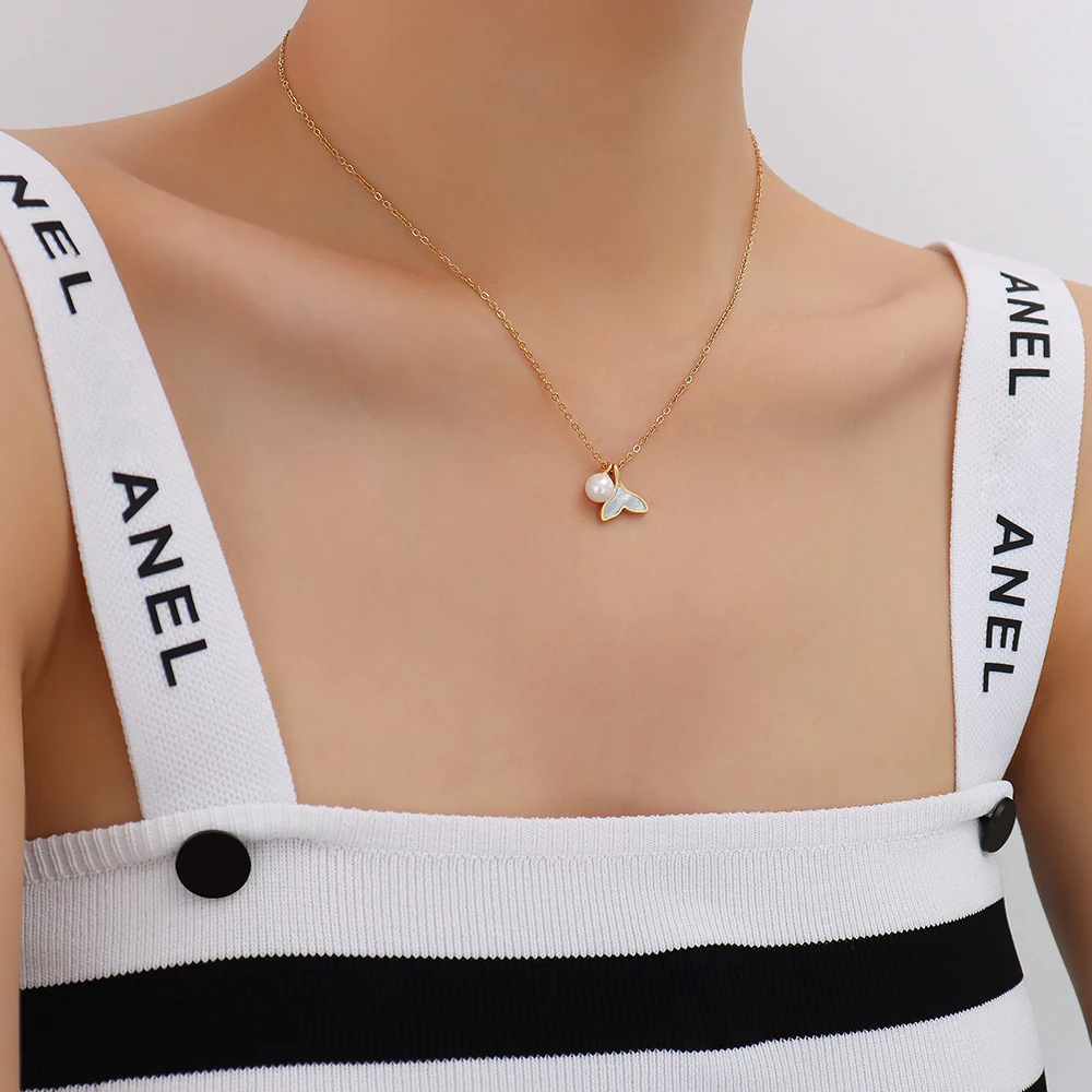 Fish Tail With Pearl Pendant Necklace