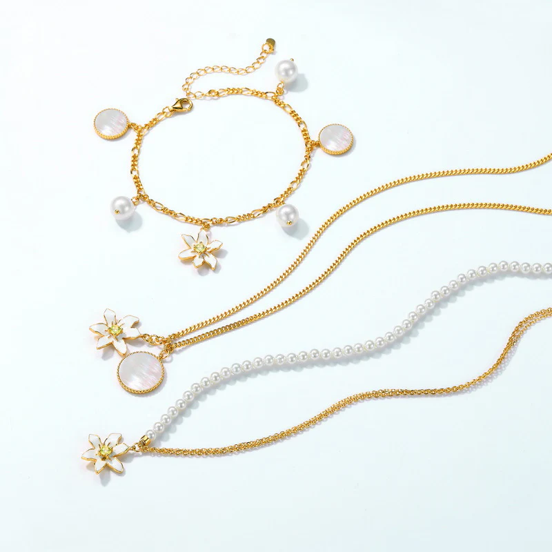 Necklace With Flower Pendant