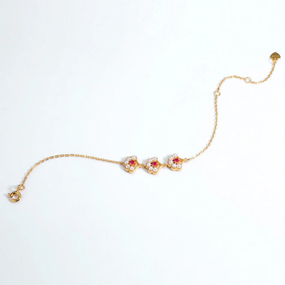 Tiny Petal Pearl Bracelet