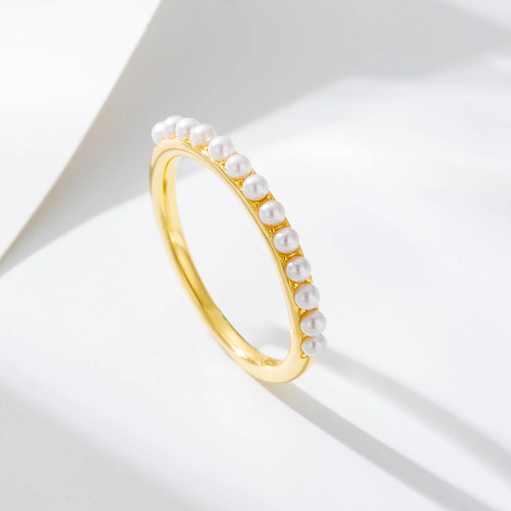 Minimalistic Pearl Ring