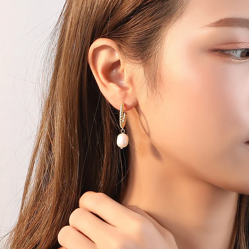 Twisted Hoop Pearl Drop Earring
