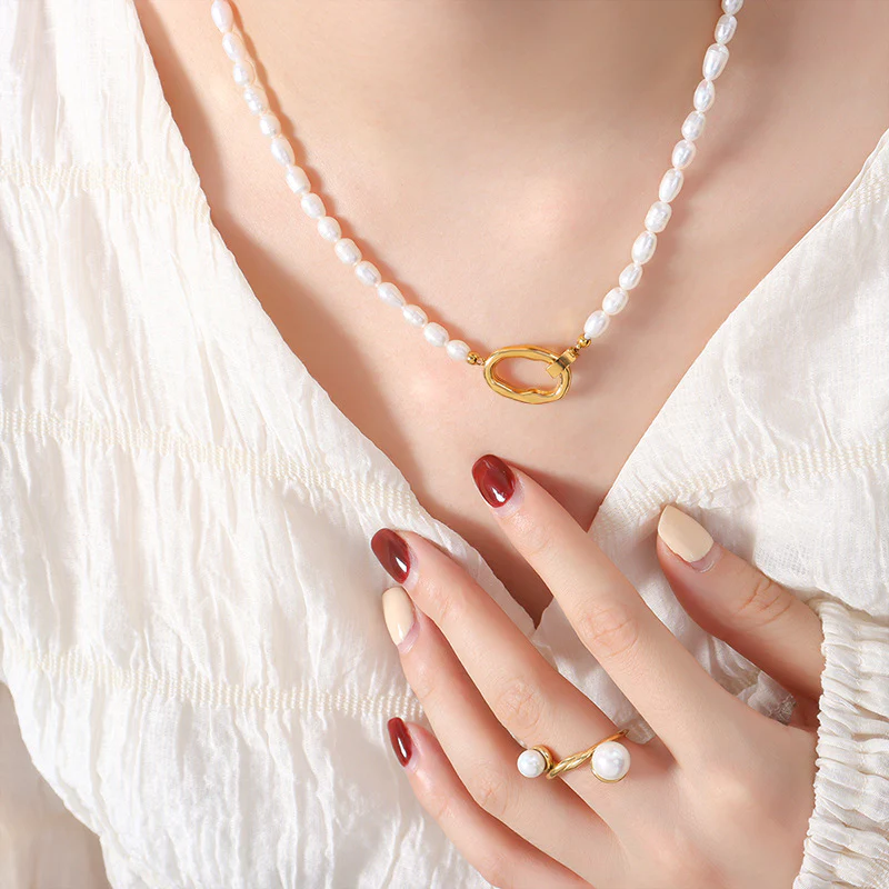 Gold Square Clasp Pendant Freshwater Pearl Necklace