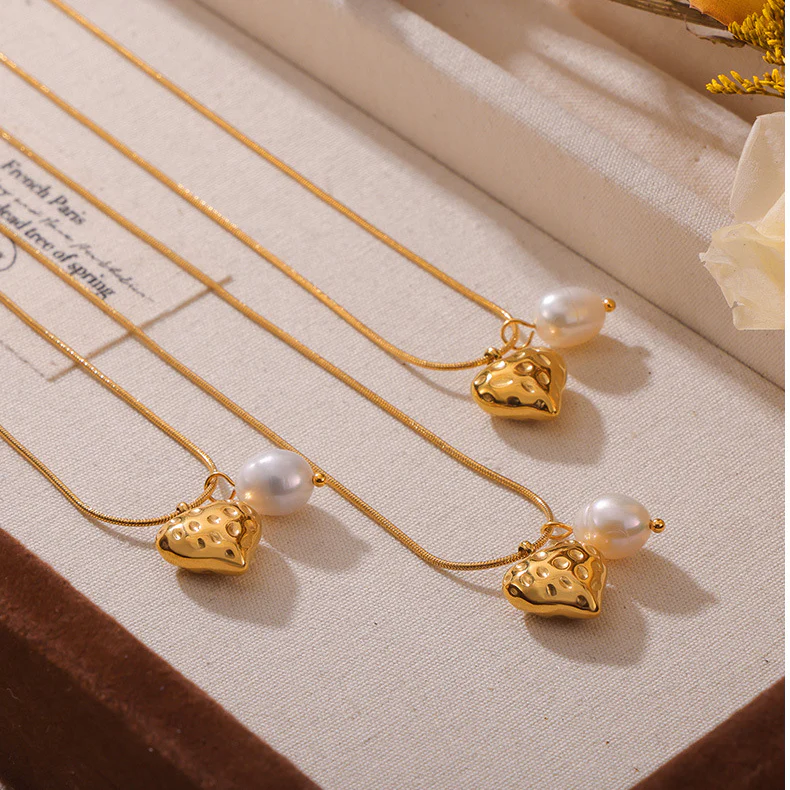 Lovely Pearl Charm Heart Pendant Necklace and Earring Set