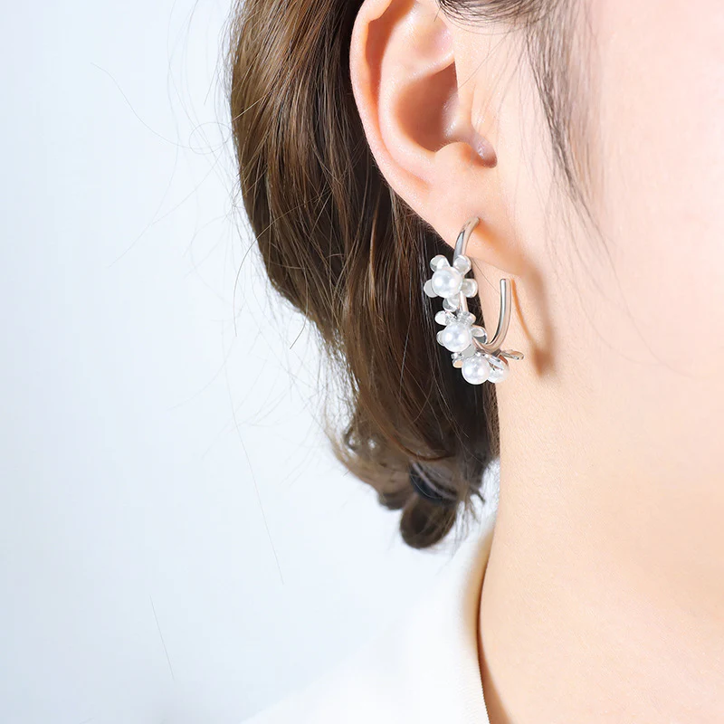 Pearl Flower Climbing Circle Earrings