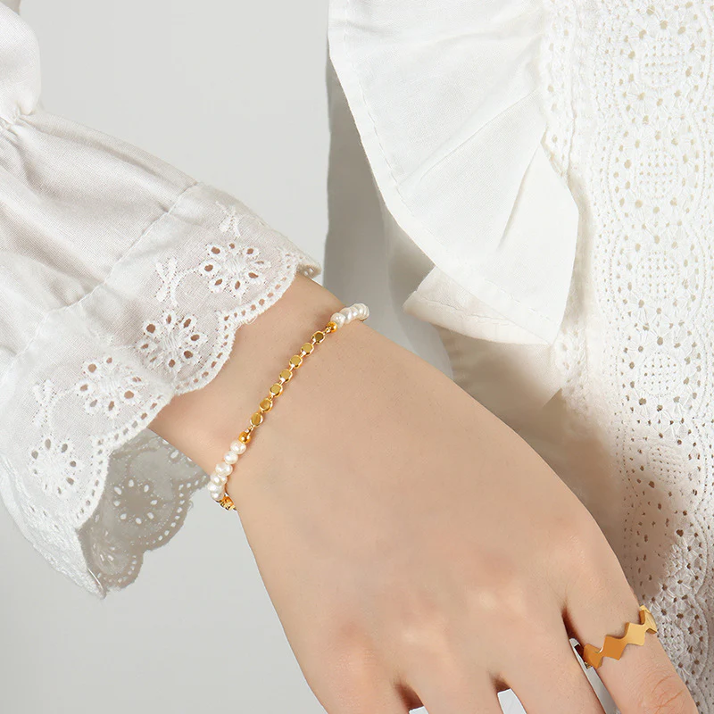 Flat Gold Beads and Freshwater Pearl Bracelet