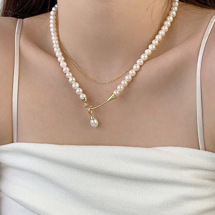 Natural Teardrop Freshwater Pearl Pendant Necklace