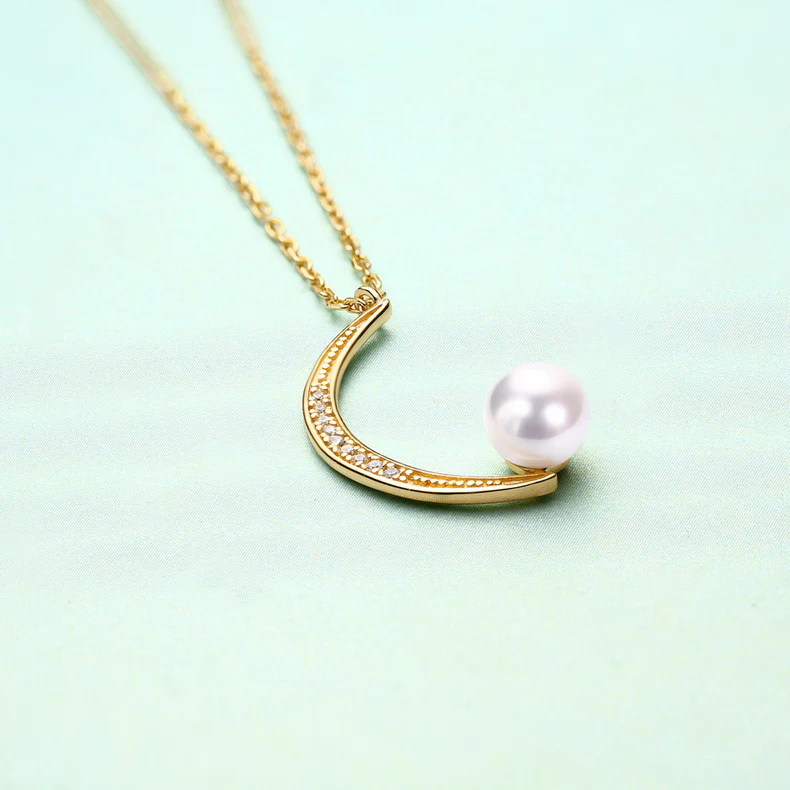 Single Pearl Moon Pendant Necklace