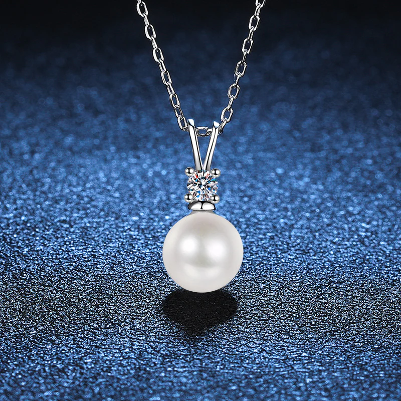 Simple Chic Diamond Pearl Pendant Necklace