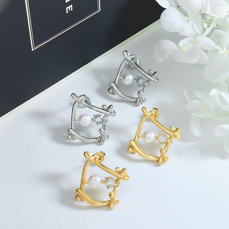 Chic Geometric Diamond and Pearl Earrings