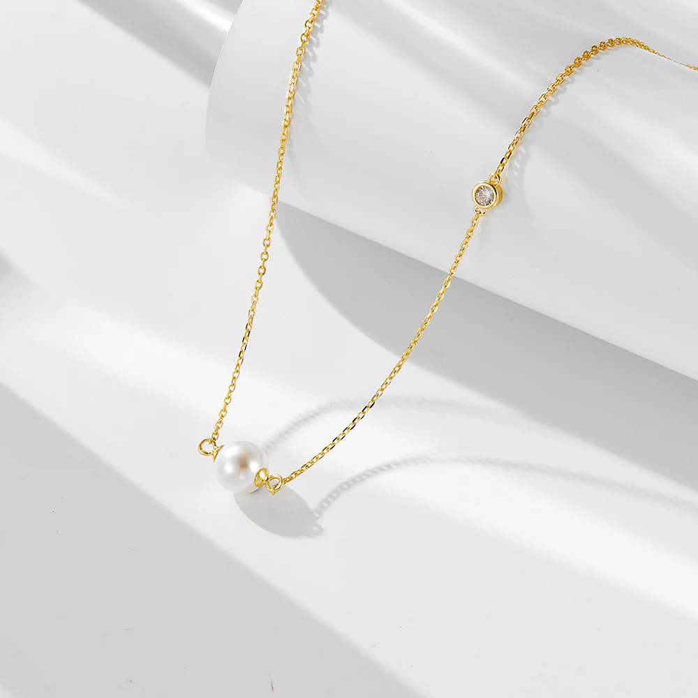 Minimalistic Style Single Pearl Pendant Necklace