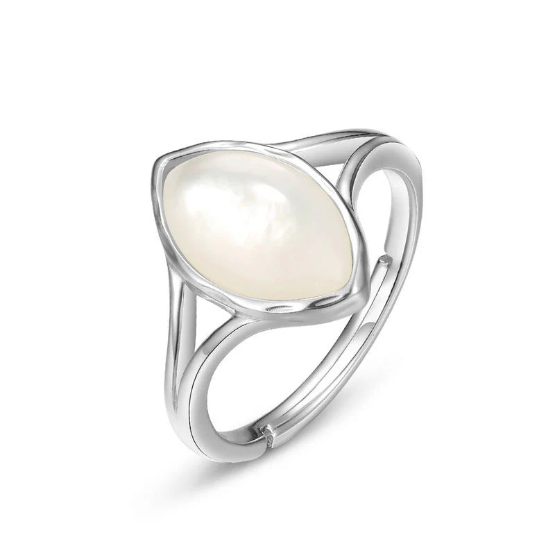 Vintage Geometric Flat Pearl Ring