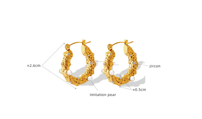 Debossed Zircon Pearl Earring