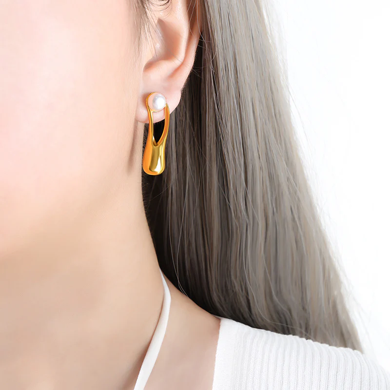 Geometric Hollow Symmetrical Pearl Earrings