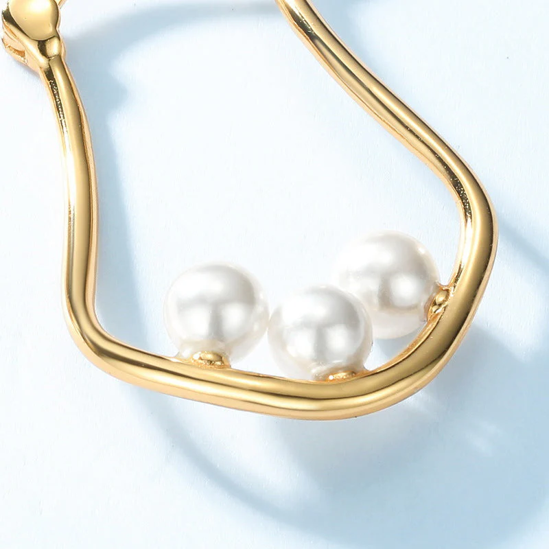 Geometry Pearl Earring