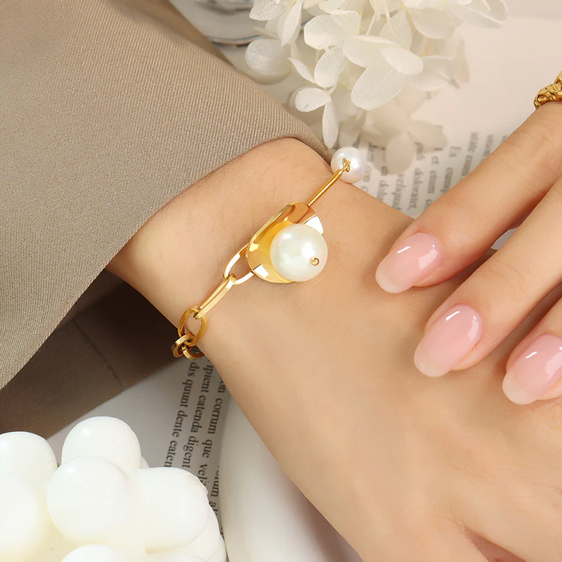 Paperclip and O Chain Pearl Charm Bracelet