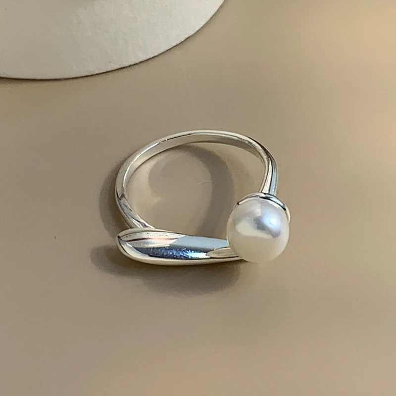 Niche Geometric Pearl Ring