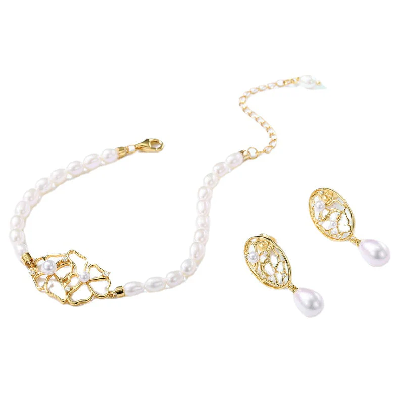 Freshwater Pearl Drop Earrings