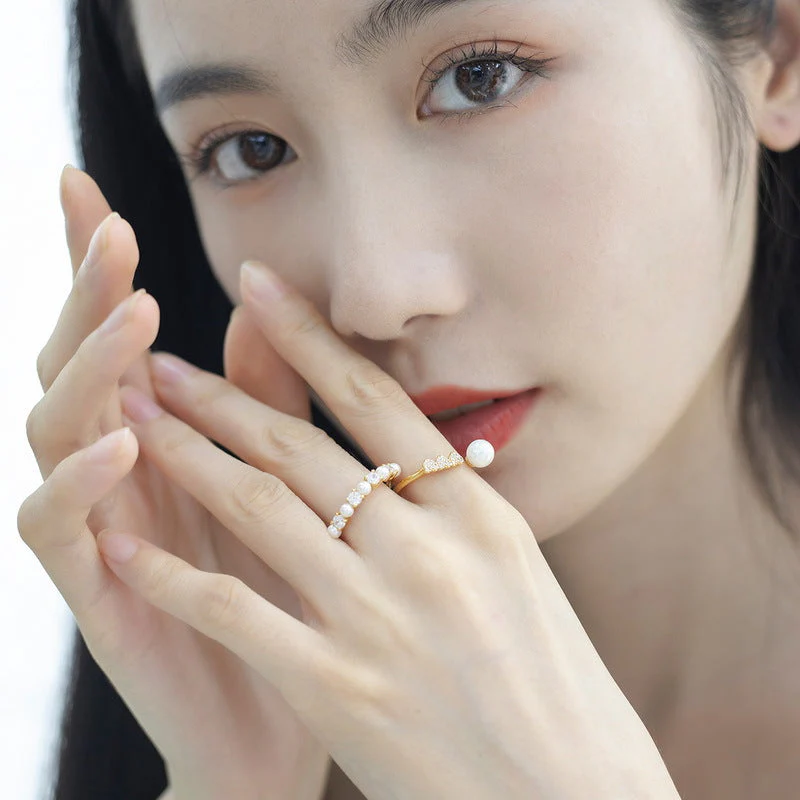 Zircon and Pearl Ring