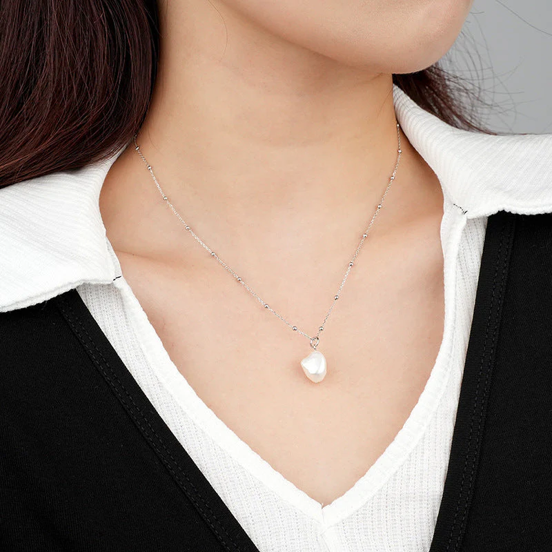 Single Baroque Pearl Pendant Necklace