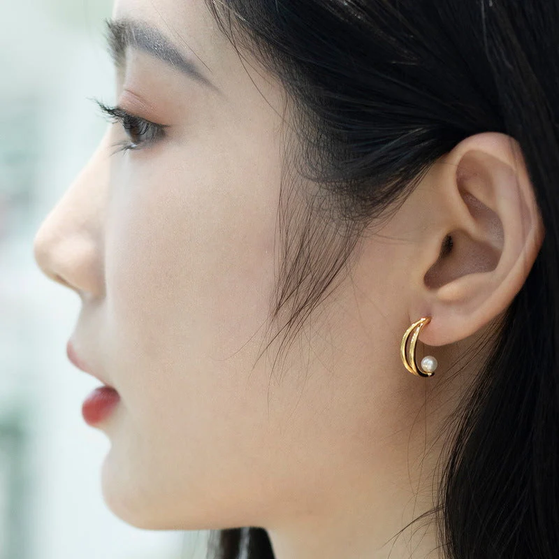 Pearl Pea Pod Stud Earrings