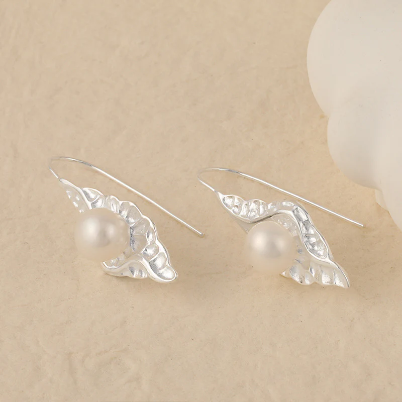 Hook Leaf Inlay Pearl Earrings