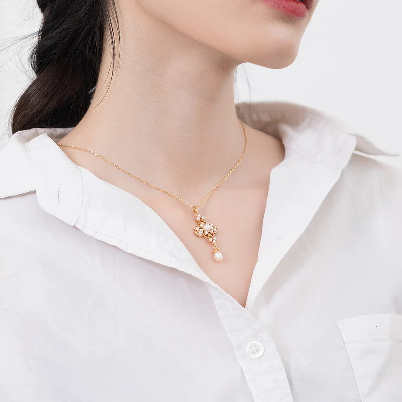 Vintage Hollow Flower Pearl Pendant