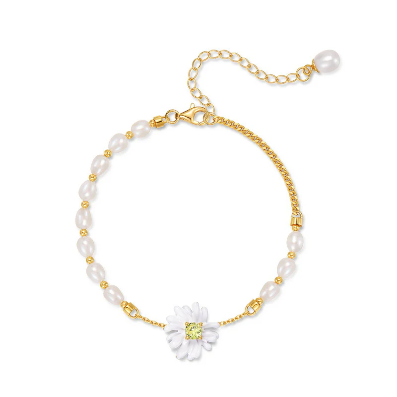 Cultured Pearl Bracelet With Little Daisy