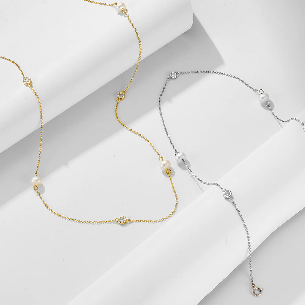 Minimalistic Freshwater Pearl Clavicle Necklace