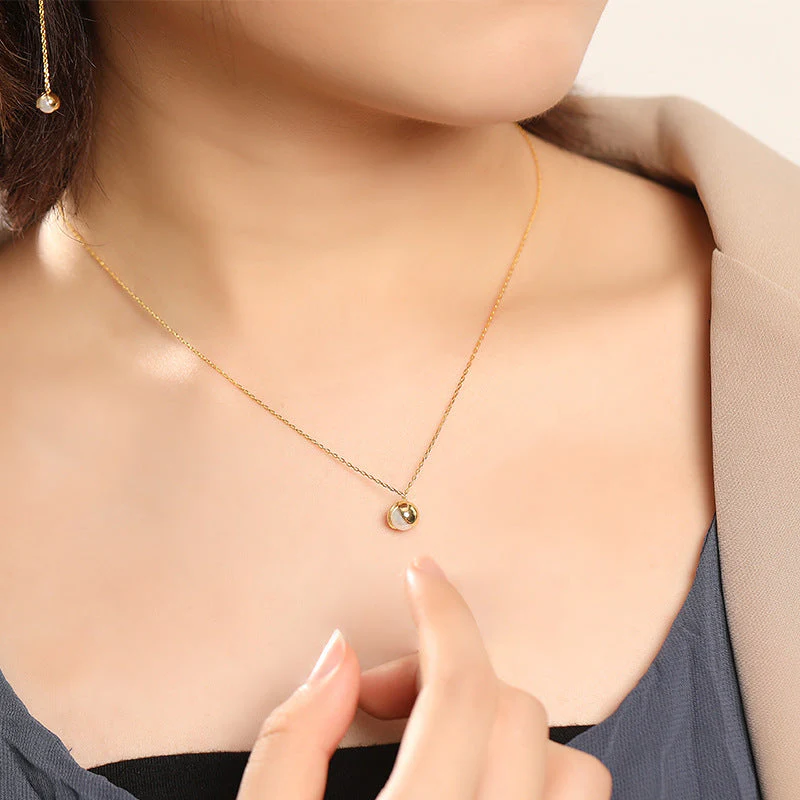 Single Pearl Pendant Gold Necklace