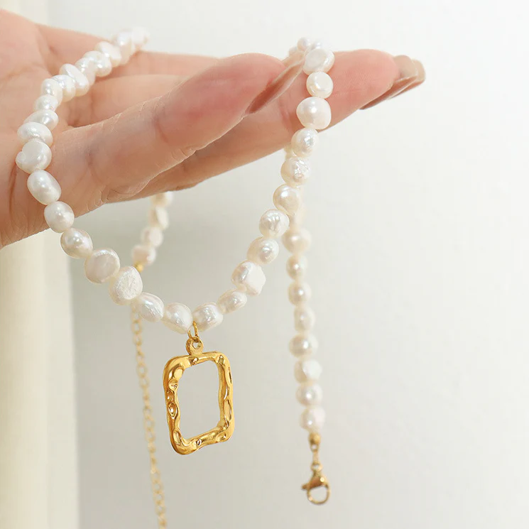 Rectangular Hollow Frame Pendant Freshwater Pearl Necklace