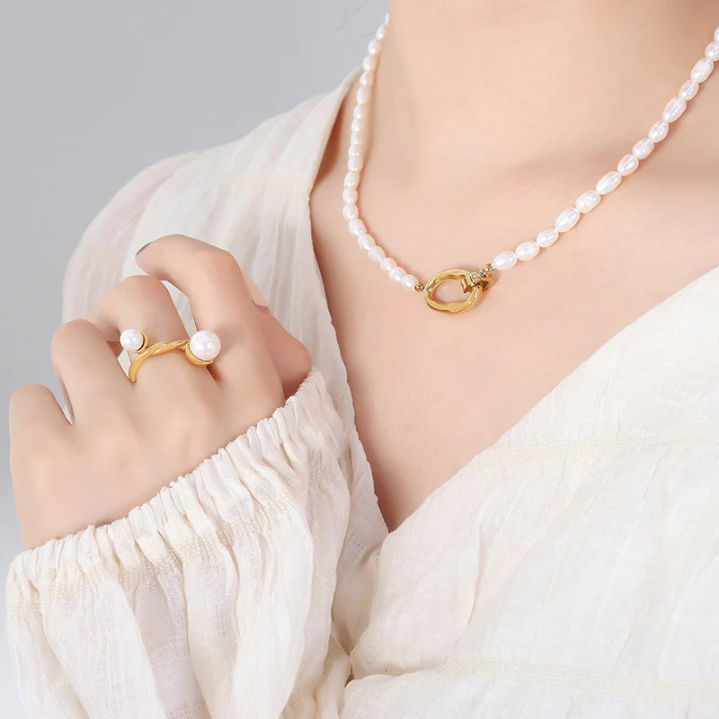 Pearl Necklace and Bracelet Set