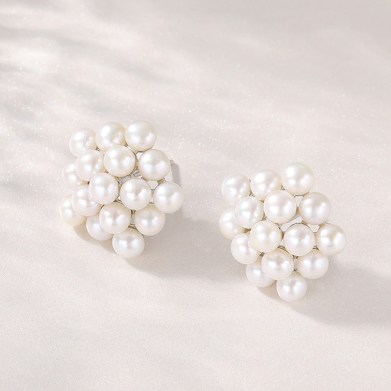 Chic Pearl Cluster Earrings Stud