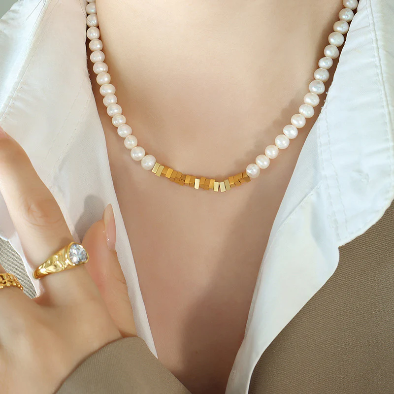 Gold Metal Block Stitching Freshwater Pearl Necklace