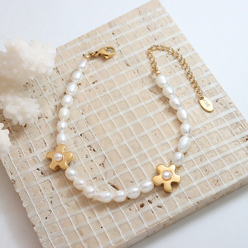 Flower Charms Pearl Necklace and Bracelet Set