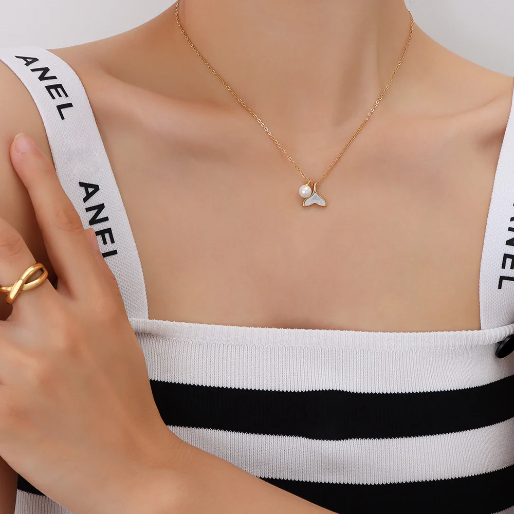 Fish Tail With Pearl Pendant Necklace