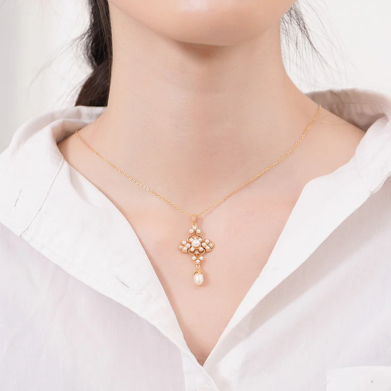 Vintage Hollow Flower Pearl Pendant