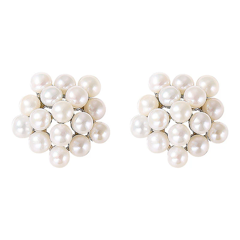 Chic Pearl Cluster Earrings Stud