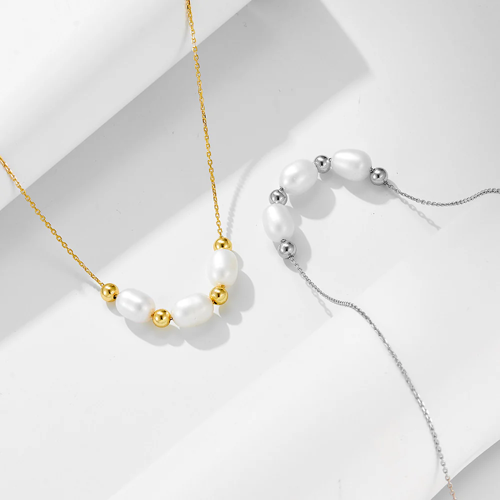 Minimalist Elegant Freshwater Pearl Pendant Necklace