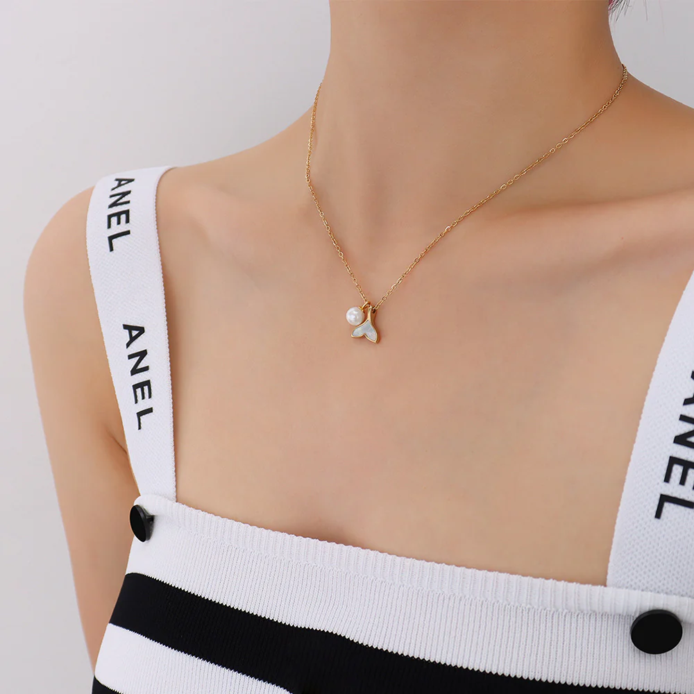 Fish Tail With Pearl Pendant Necklace