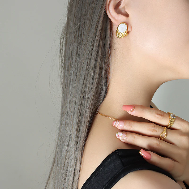 Irregular Mother of Pearl Pendant Necklace and Earring Set