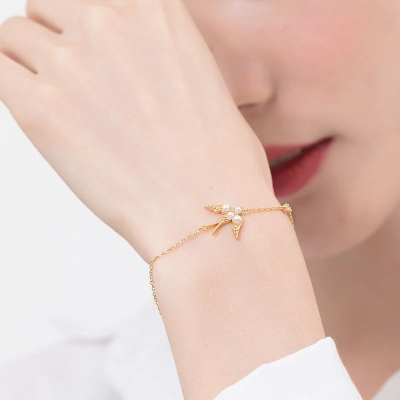 Dove Vintage Pearl Bracelet