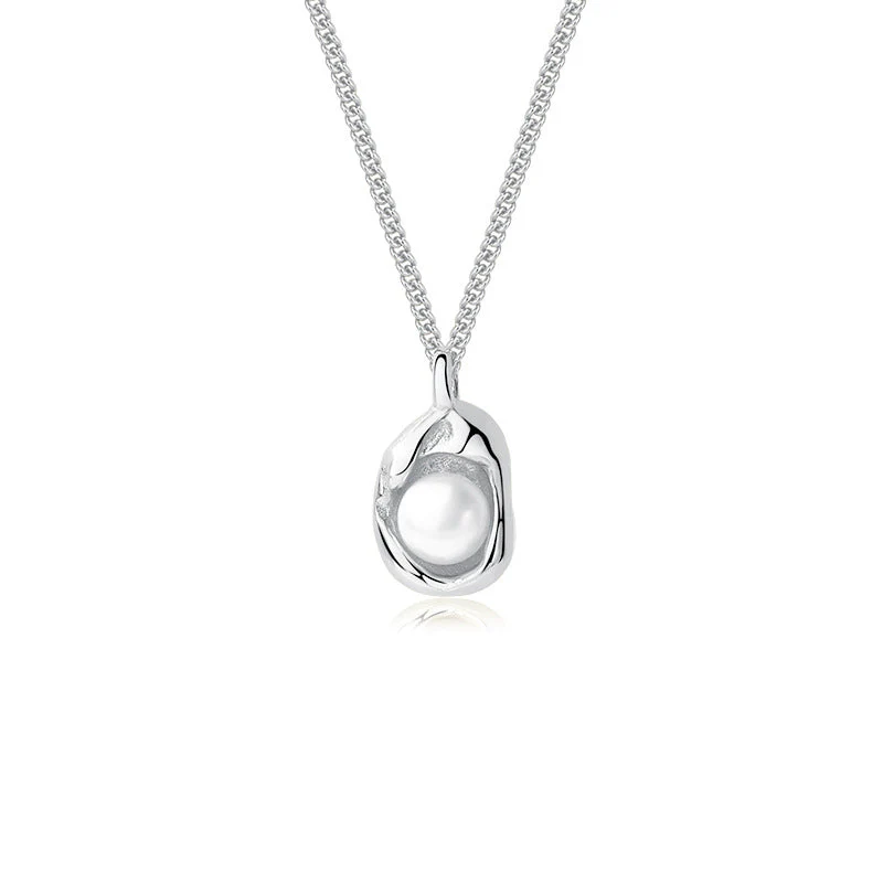 Egg Shape Pearl Pendant Necklace