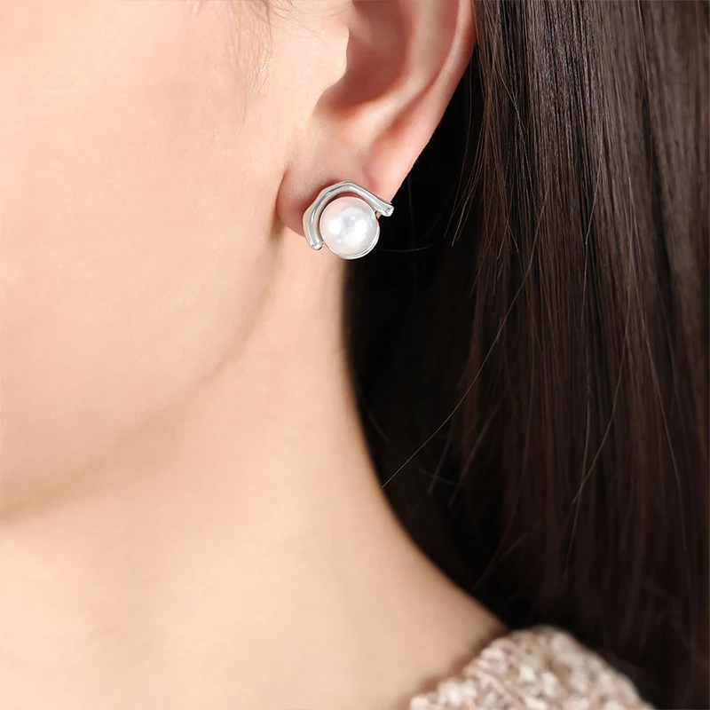 Geometric Simple Pearl Stud Earrings