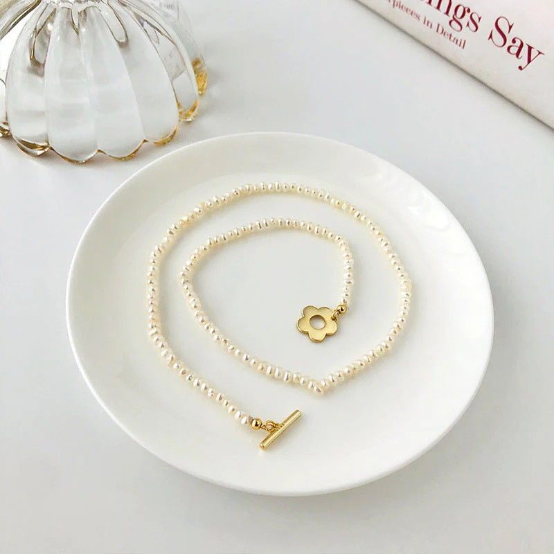 OT Clasp Loop Pendant Pearl Necklace